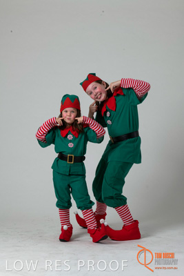 November 2017 / ADACR_XMAS_ELFS_ON_WHITE_180_171101_LRP_TRP3670