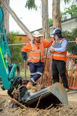 February 2024 / AGIG-Mains-replacement-Hampton-VIC_240228-_Z8C8102