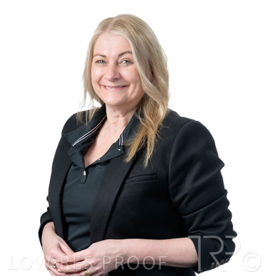 August 2025 / Donna-1043