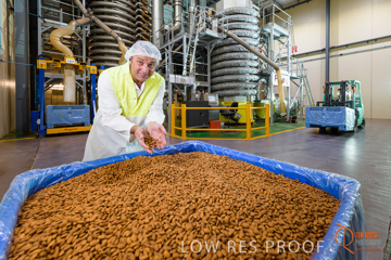 February 2016 / ALMOND_CO_002_160202