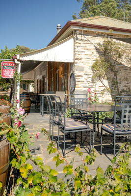 April 2022 / REILLY'S-220408-003