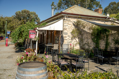 April 2022 / REILLY'S-220408-005