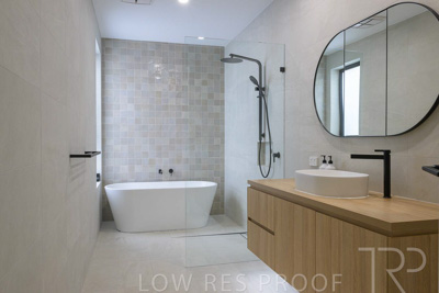 September 2024 / Larges-Bay-240908-_Z9C7747