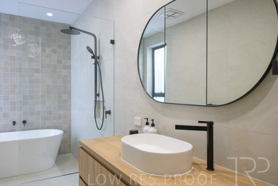 September 2024 / Larges-Bay-240908-_Z9C7768