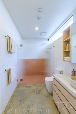 August 2025 / BATHROOM_EAST-250815_0417-HDR