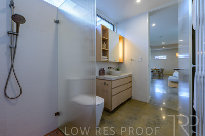 August 2025 / BATHROOM_EAST-250815_0482-HDR