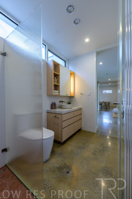 August 2025 / BATHROOM_EAST-250815_0487-HDR