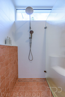 August 2025 / BATHROOM_EAST-250815_0512-HDR