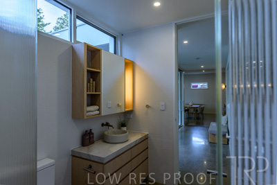 August 2025 / BATHROOM_EAST-250815_0522-HDR