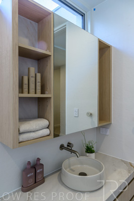 August 2025 / BATHROOM_EAST-250815_2474-HDR