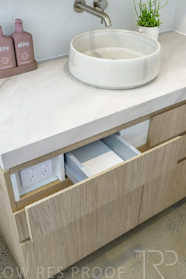 August 2025 / BATHROOM_EAST-250815_2494-HDR