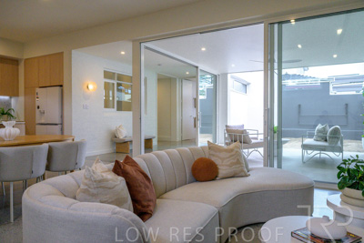 August 2025 / LOUNGE__Z9C4204