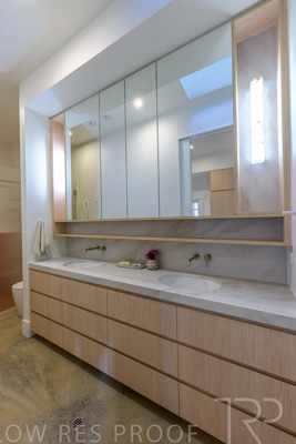 August 2025 / MASTER-BED-ROOM-BRKTS_EAST-250815_0306-HDR