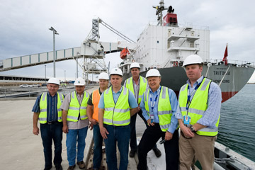 VITERRA 2013 / 091024_VITERA_1ST_SHIPLOAD_075