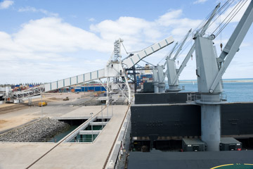 VITERRA 2013 / 091025_VITERA_1ST_SHIPLOAD_125