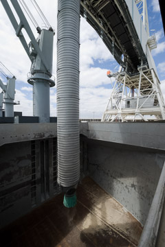 VITERRA 2013 / 091025_VITERA_1ST_SHIPLOAD_136