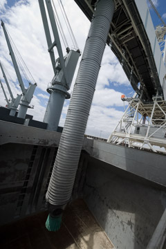 VITERRA 2013 / 091025_VITERA_1ST_SHIPLOAD_137