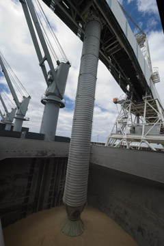 VITERRA 2013 / 091025_VITERA_1ST_SHIPLOAD_160