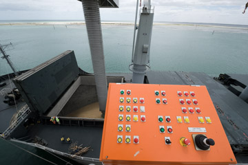 VITERRA 2013 / 091025_VITERA_1ST_SHIPLOAD_177