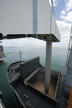 VITERRA 2013 / 091025_VITERA_1ST_SHIPLOAD_181