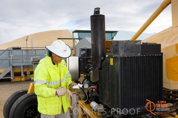 VITERRA 2013 / OIL_CHECK_004_140617