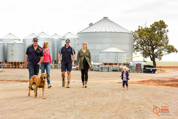 VITERRA 2013 / VITERRA_GLENVALE_FARMS_185_140909