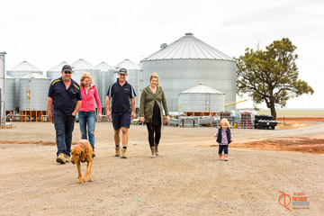 VITERRA 2013 / VITERRA_GLENVALE_FARMS_186_140909
