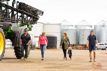 VITERRA 2013 / VITERRA_GLENVALE_FARMS_188_140909