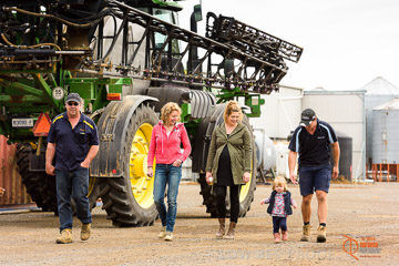 VITERRA 2013 / VITERRA_GLENVALE_FARMS_192_140909