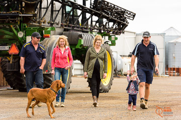 VITERRA 2013 / VITERRA_GLENVALE_FARMS_193_140909