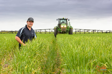 VITERRA 2013 / VITERRA_GLENVALE_FARMS_216_140909
