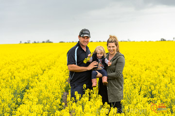 VITERRA 2013 / VITERRA_GLENVALE_FARMS_302_140909