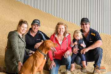 VITERRA 2013 / VITERRA_GLENVALE_FARMS_334_140909