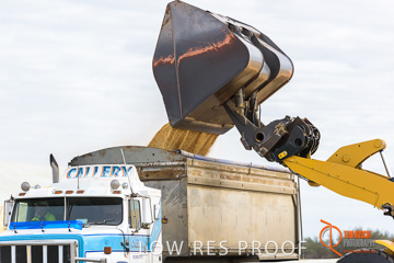 April 2015 / VITERRA_ROSEWORTHY_LOADER_0050_150429