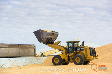 April 2015 / VITERRA_ROSEWORTHY_LOADER_0056_150429