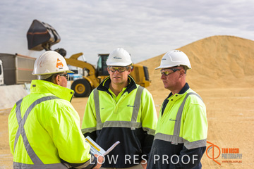 April 2015 / VITERRA_ROSEWORTHY_LOADER_0071_150429