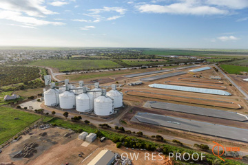 July 2015 / WALLAROO_BUNKERS_011_150724