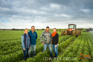 August 2015 / ROBERTS_AP_117_150805