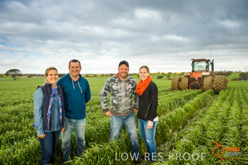 August 2015 / ROBERTS_AP_120_150805