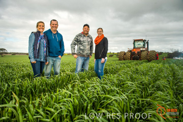 August 2015 / ROBERTS_AP_125_150805