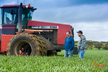 August 2015 / ROBERTS_AP_158_150805