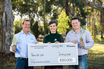 VITERRA / VITRRA_CHARITY_CHEQUES_008_160513