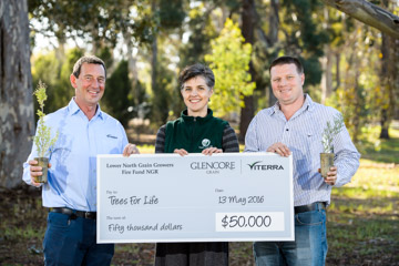 VITERRA / VITRRA_CHARITY_CHEQUES_009_160513