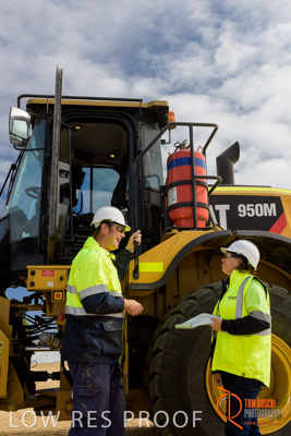 April 2017 / PRE_START_FRONT_END_LOADER_006_170427