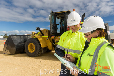 April 2017 / PRE_START_FRONT_END_LOADER_054_170427