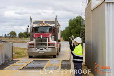 April 2017 / TRUCK_UNLOADING_SAMPLING_004_170427
