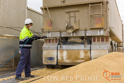 April 2017 / TRUCK_UNLOADING_SAMPLING_033_170427