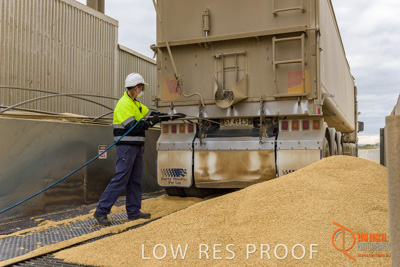 April 2017 / TRUCK_UNLOADING_SAMPLING_034_170427