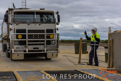 April 2017 / TRUCK_UNLOADING_SAMPLING_045_170427