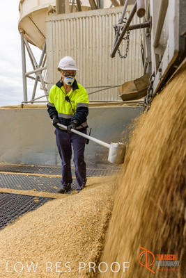 April 2017 / TRUCK_UNLOADING_SAMPLING_056_170427